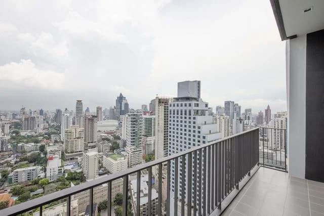 Edge Sukhumvit 23 — Image 2