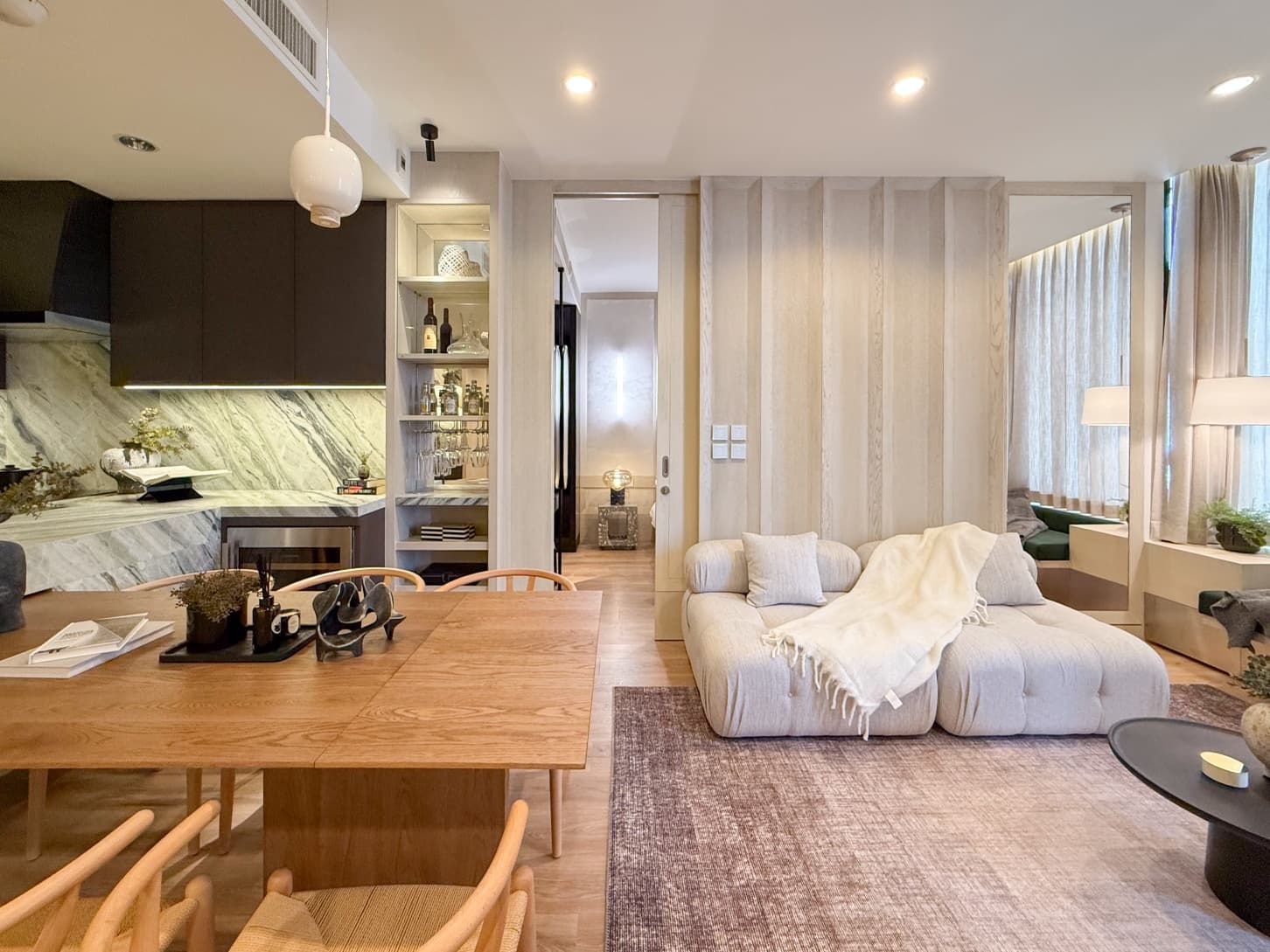 Noble Form Thonglor — Image 2